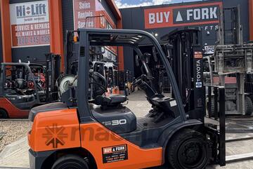 2020 3.0 TONNE TOYOTA CONTAINER MAST