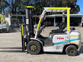 TCM FD30T3K Forklift - picture2' - Click to enlarge
