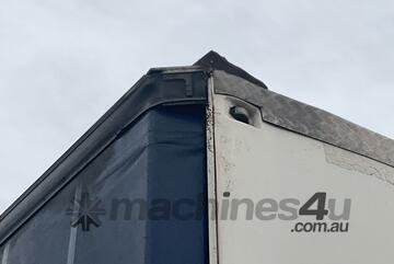 1999 Maxitrans ST3 Tri Axle Flat Top Curtainside B Trailer