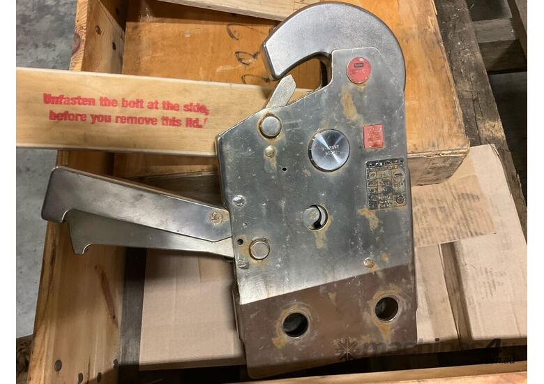 AFM112 - Qty x 3 Hook Jibs With Quick Release