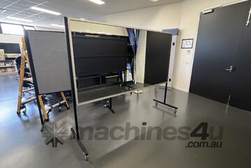 4 x Mirror Stands 1 x Pin Board