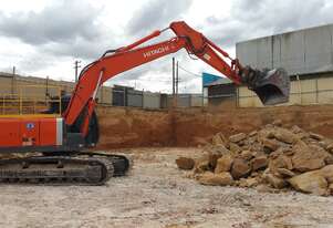 2013 Hitachi Excavator ZX200LC-3