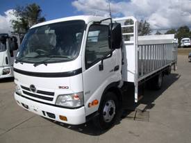Hino 816 - 300 Series Tray - picture0' - Click to enlarge