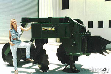 Savannah 220B Magnum 2-disk Bedding Plow Savannah 220B Magnum 2-disk Bedding Plow