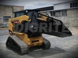 NEW DIGGA SKID STEER TILT ATTACH - picture2' - Click to enlarge