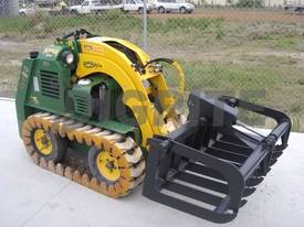 NEW HIGH QUALITY MINI LOADER GRAPPLE BUCKET - picture1' - Click to enlarge