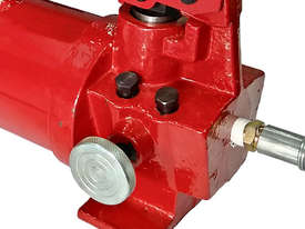 19085 - 50 TON HYDRAULIC HAND PUMP & HOSE ASSEMBLY WITH HANDLE - picture1' - Click to enlarge