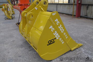SEC 30-35 Ton GP Bucket for Komatsu PC300/PC350 - Includes Pin, 1550mm Width SEC 30-35 Ton GP Bucket for Komatsu PC300/PC350 - Includes Pin, 1550mm Width