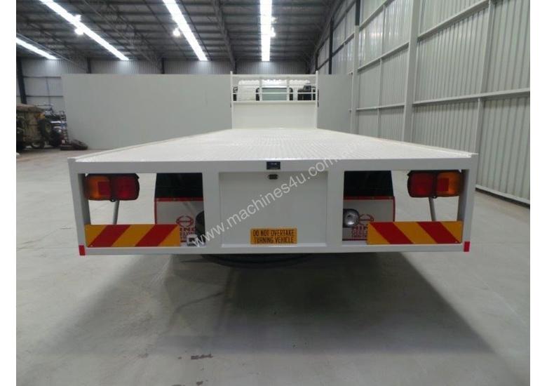 caption Hino GH 1728-500 Series Tray Truck