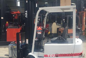 ACTIVE FORKLIFTS - TEU Forklift Electric 2T 6.5m Lift Container Mast