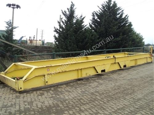 40' Container overhead lifting attachment