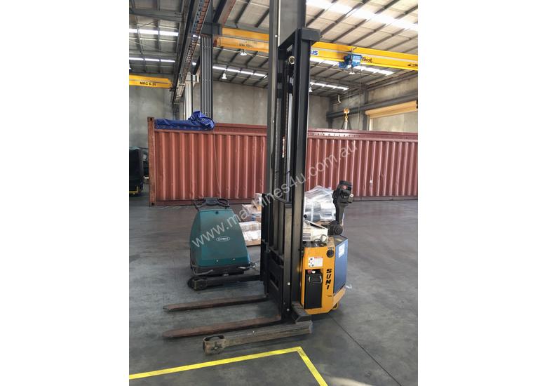 caption Sumi Walk Behind Reach Truck