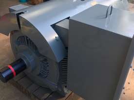 315 kw 420 hp 8 pole 415 v AC Electric Motor - picture0' - Click to enlarge