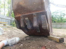 Clamshell Bucket with extensions - picture0' - Click to enlarge