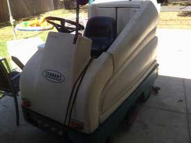 ride on scrubber TENNANT cheap $500 - picture2' - Click to enlarge