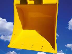 Genuine EIE 700mm GP Dig Bucket with 45mm pins to suit 6-12 ton excavator - picture0' - Click to enlarge