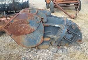 Custom Clamshell mud bucket with rotator Bucket-Screening Attachments