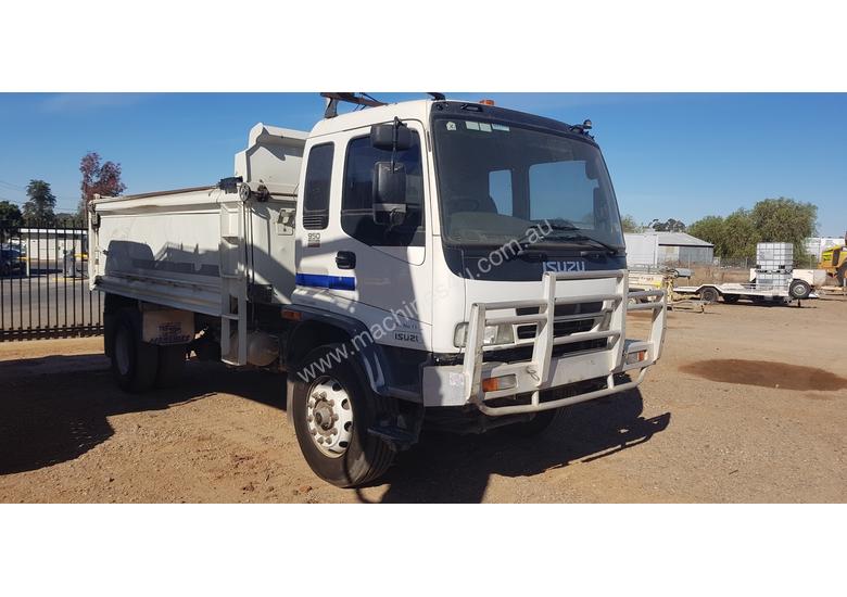 caption Isuzu FVR900 Tipper Truck