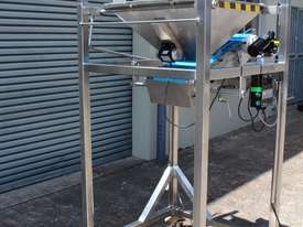 Vibratory Feeder with Elevator - picture1' - Click to enlarge