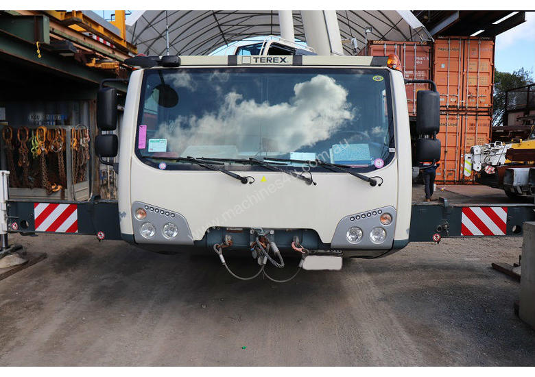 caption 2011 TEREX AC100-4/L ALL TERRAIN CRANE