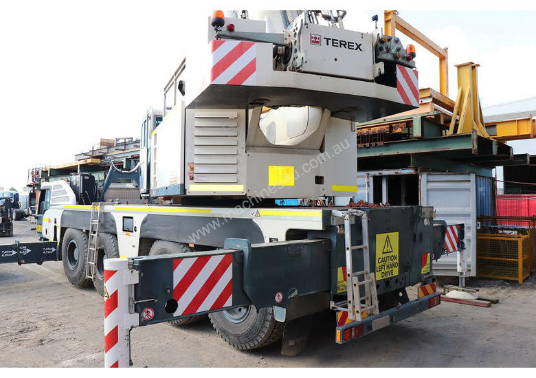 caption 2011 TEREX AC100-4/L ALL TERRAIN CRANE