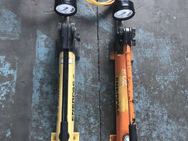 Enerpac Hydraulic Hand Pump with GP-10B Gauge & Hose P392 - picture1' - Click to enlarge