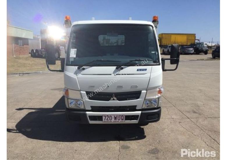 caption 2016 Mitsubishi Canter 515