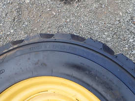 CATERPILLAR 10x16.5 8 STUD CATERPILLAR BOBCAT SKID STEER RIM & TYRE Tyre/Rim Combined Tyre/Rim - picture2' - Click to enlarge