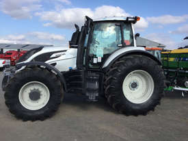 Valtra  T234D FWA/4WD Tractor - picture0' - Click to enlarge