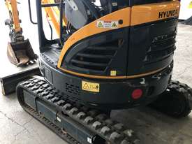 2.5 TONNE HYUNDAI EXCAVATOR & TRAILER PACKAGE - picture2' - Click to enlarge