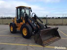 2002 JCB 411B - picture0' - Click to enlarge