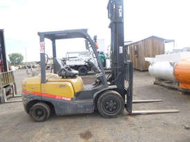 TCM FHG30 LPG / Petrol Counterbalance Forklift - picture0' - Click to enlarge