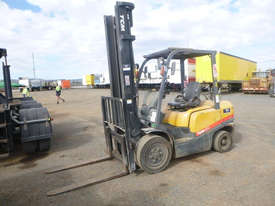 TCM FHG30 LPG / Petrol Counterbalance Forklift - picture1' - Click to enlarge