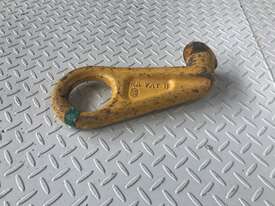  Yoke Eye Container Hook 45° R 12.5 Tonne 8-067-45RH - picture2' - Click to enlarge