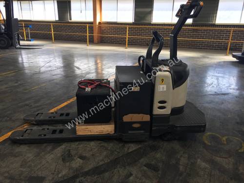 Electric Forklift Rider Pallet PE Series 2006 Warranty and Crown Services included