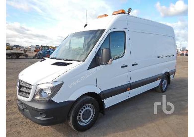 caption MERCEDES-BENZ SPRINTER 313CDI Van