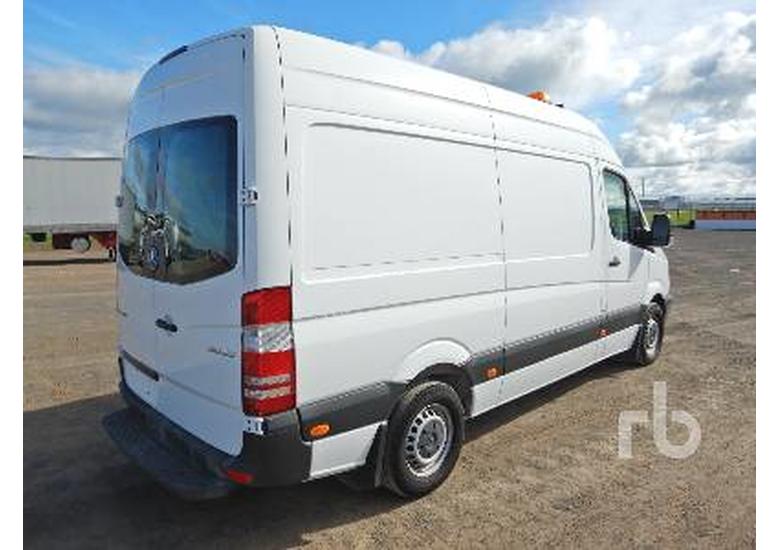 caption MERCEDES-BENZ SPRINTER 313CDI Van