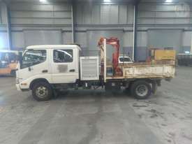 Hino 300 Crew Cab - picture0' - Click to enlarge