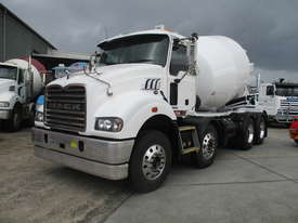 MACK COCRETE MIXER - picture1' - Click to enlarge