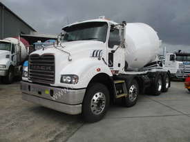 MACK COCRETE MIXER - picture2' - Click to enlarge