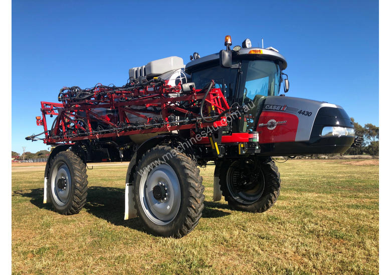 caption Case IH 4430 Boom Spray Sprayer