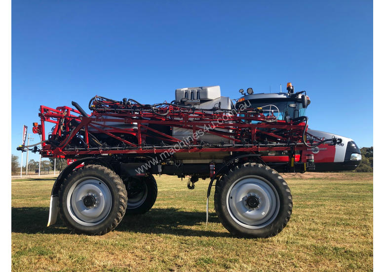 caption Case IH 4430 Boom Spray Sprayer