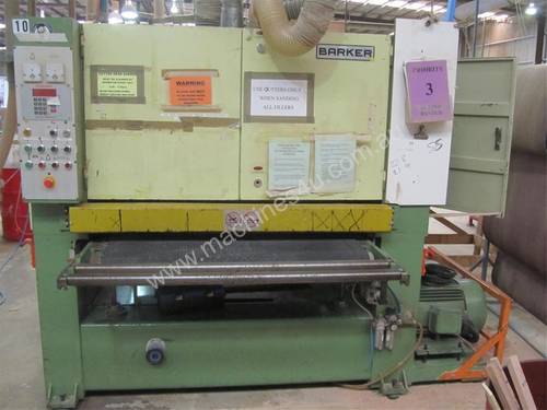 Barker wide belt sander/cutter with thicknessing head