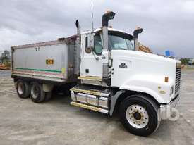 MACK CLR688RS Tipper Truck (T/A) - picture0' - Click to enlarge