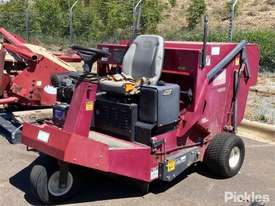 Toro Turf Sweeper 4800 - picture2' - Click to enlarge