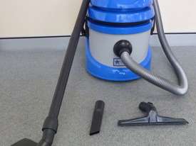 20L WET AND DRY VACUUM CLEANER (1200W) - picture0' - Click to enlarge