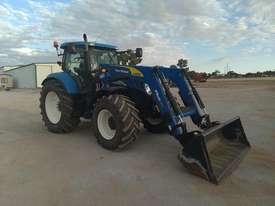 New Holland T7070 - picture0' - Click to enlarge