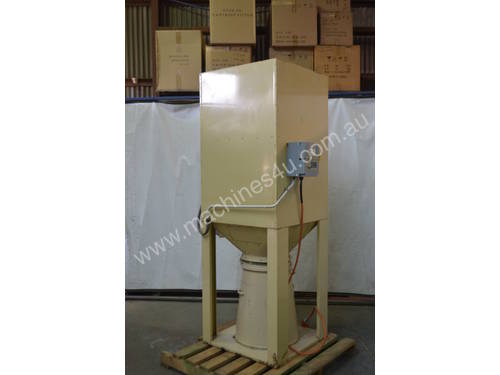 Heavy duty dust extractor with shaker