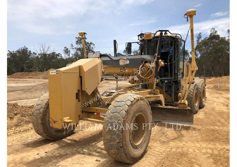 caption CATERPILLAR 12M Motor Graders