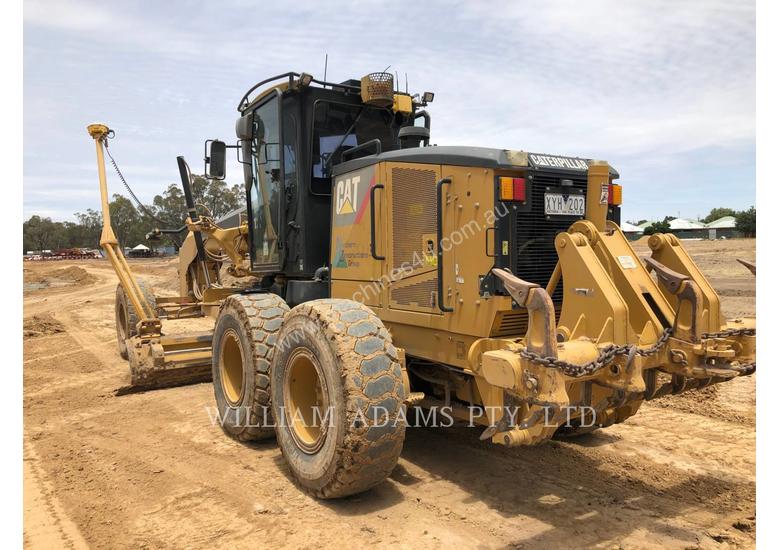 caption CATERPILLAR 12M Motor Graders